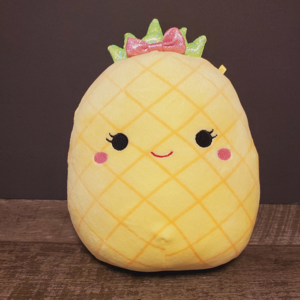 Lulu 8" Squishmallow Yellow Pinapple EUC